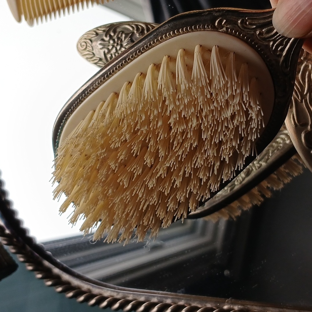 Vintage Ladies grooming Mirror, Brush and Comb. - Picture 8 of 11